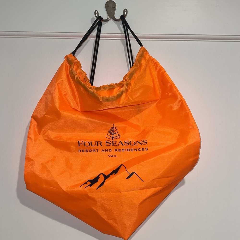 NWOT Four Season Vail Drawstring Nylon Backpack